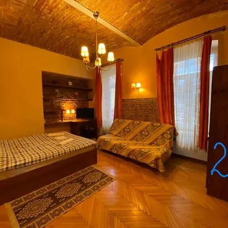 Old Town Apartment *